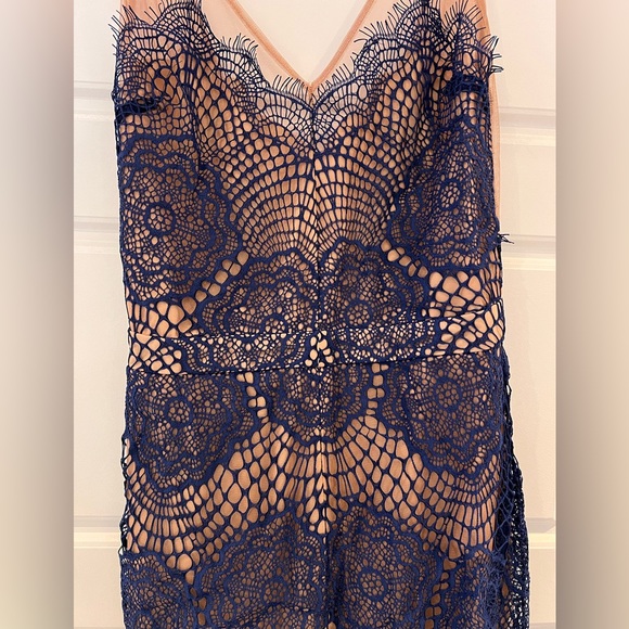 For love and lemons Bkue lace dress - size Small - Picture 2 of 4